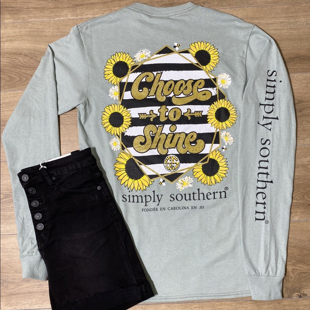 NWT Simply Southern 🌻 T-Shirt
